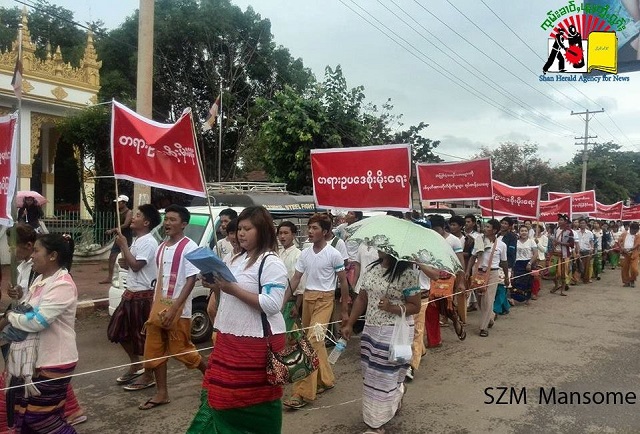 youthprotestagaistkillinginnocentpeople