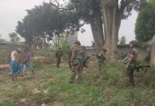 Photo Credit to Muse youth the military come and look the place of bomb blasts