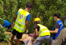 Lashio Youth Social Team pick the dead bodies of the women and sent to Lashio Hospital