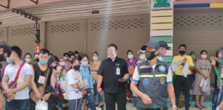 Tachilek Accepts Hundreds Of Migrant Workers Hundreds Of Migrant Workers at Tachileik Come back from Thailand 8 July