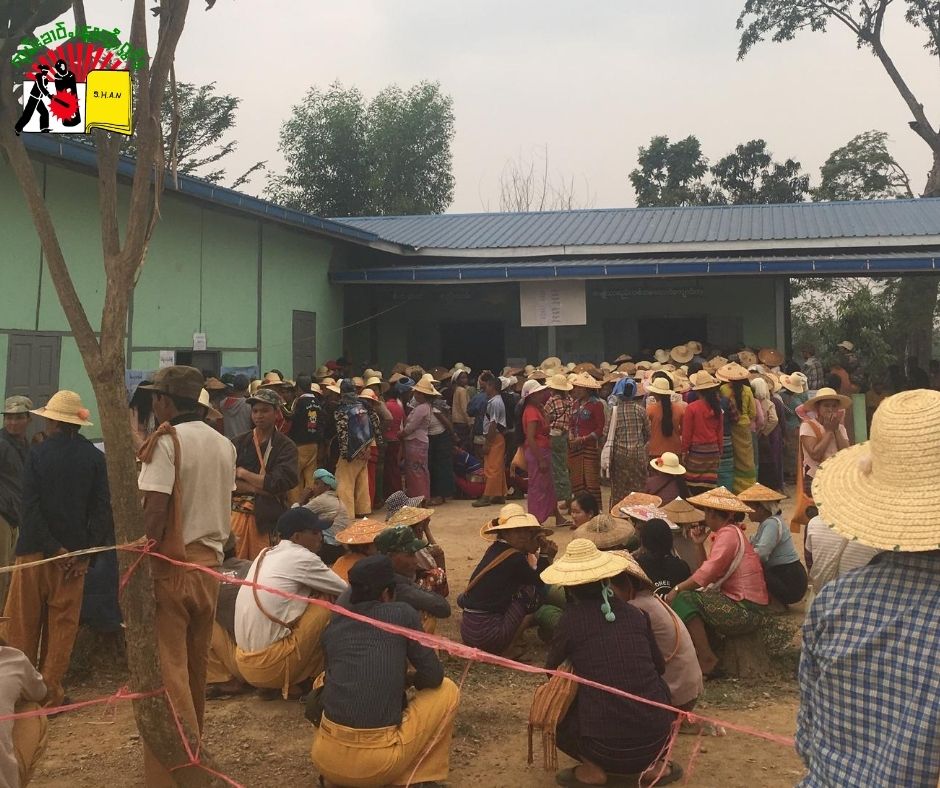 Photo by Nang Kham Awn Mong Hsu people waiting to voting during 2017 by election