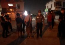 Checking the people who broken curfew at Tachileik