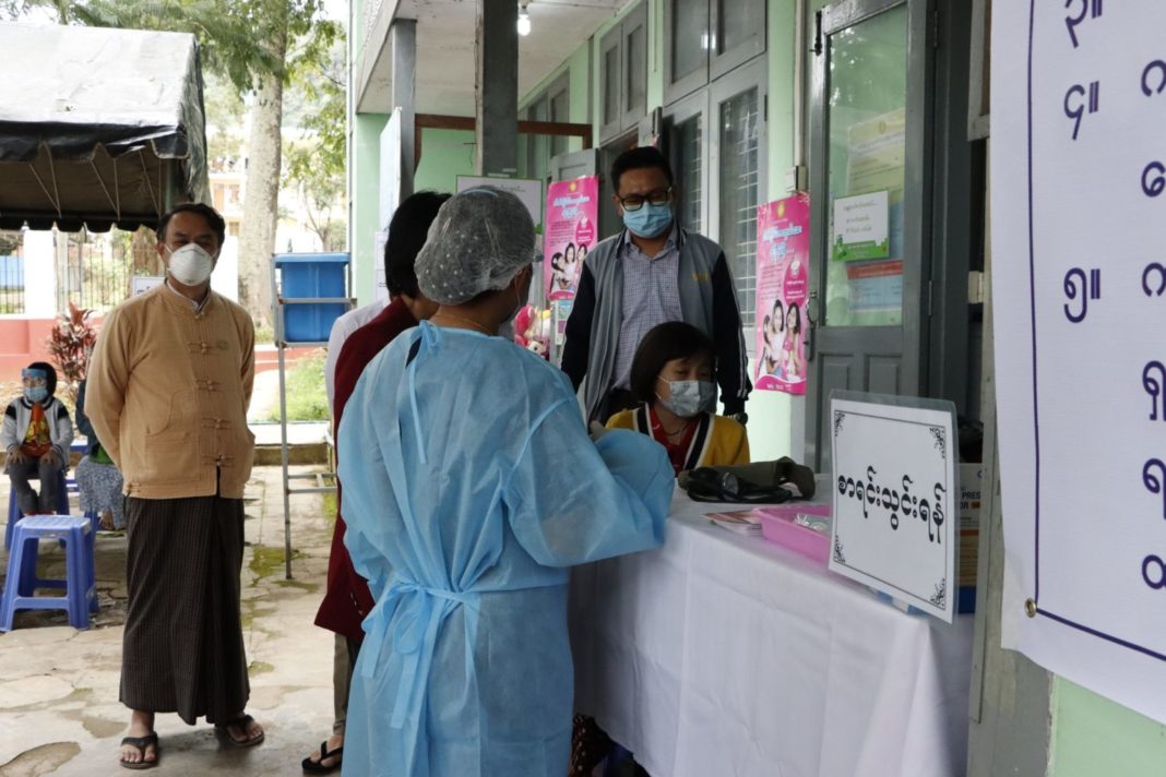 Thousands of Girls in Taunggyi Vaccinated Against HPV 1