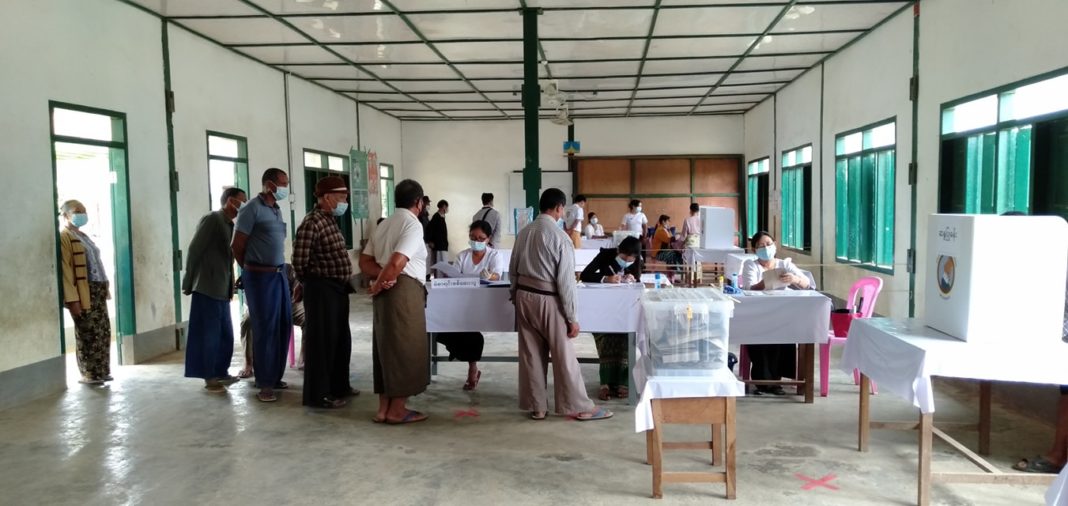 Polling at Taunggyi