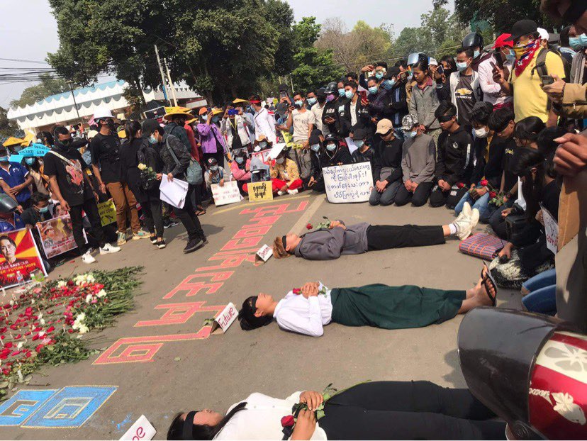 Youth at Taunggyi performance in protesting