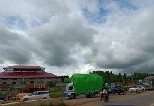 Authorities Set Up COVID-19 Checkpoints During Lashio Outbreak LSO gate 2