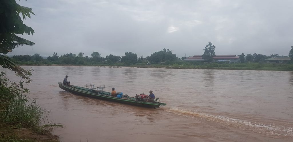 Shan Armies Use Villagers boats In Hsipaw Township