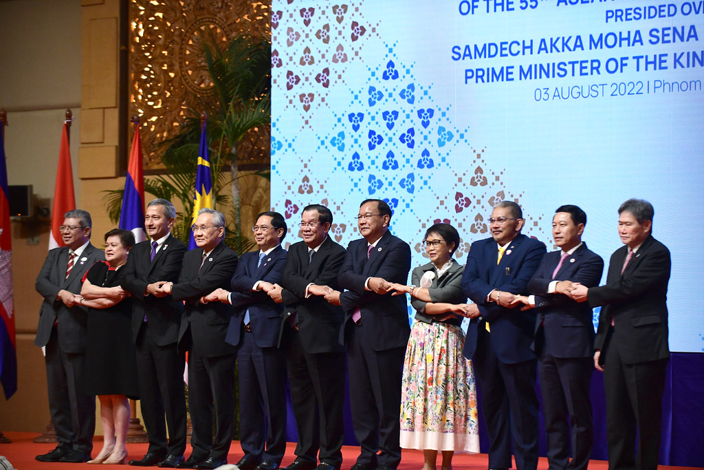 ASEAN foreign ministers hold hands as ASEANs style