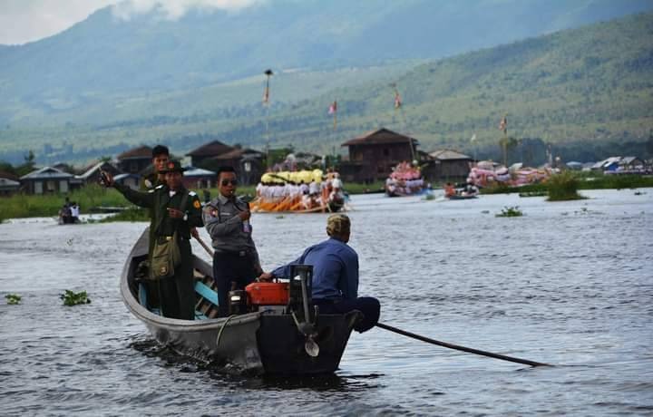 SACs combined forces of police and soldeirs at Inle Lake