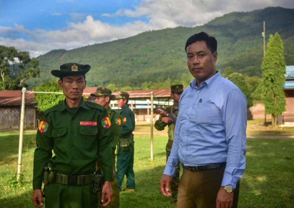 Mong Paw leader U Aung Ja with his militiamen Photo Kyaw Lin Htoon Frontier