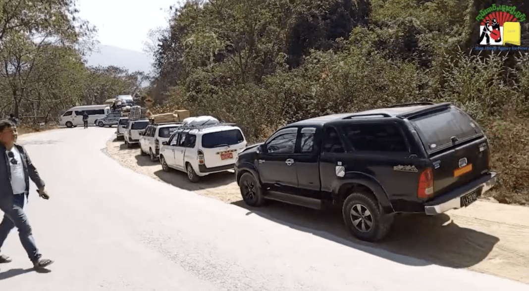 Trucks stop on the raod Hopong Mongpon, southern Shan State