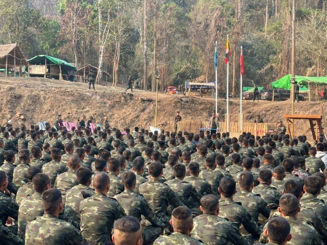 Gen Yawd Serk meets new recruits in southern Shan State