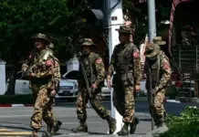 Junta ‘Thieves Column’ Ransacks Lawksawk Township Houses Junta soldiers