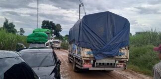 Mogok Town Detour for Goods Going to N. Shan State Trucks in northern Shan State