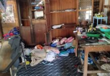 Junta Looting and Burning Homes in Paikhun Town, Shan State Junta soldiers looting villagers' homes