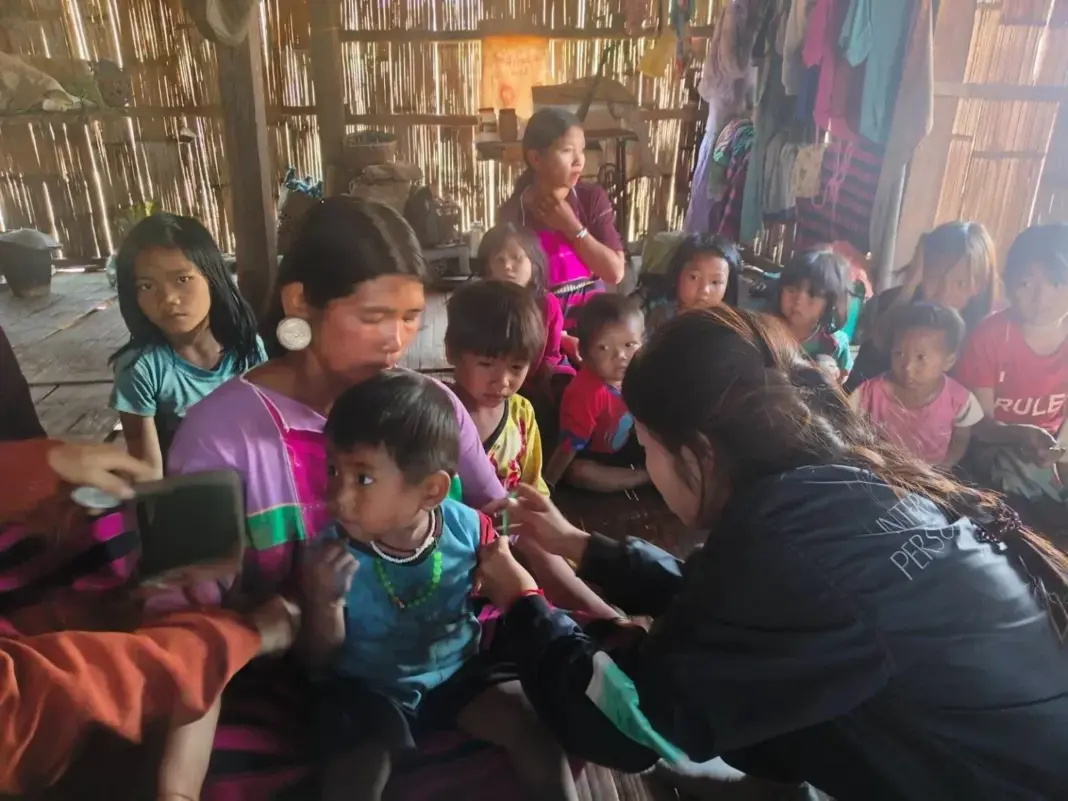 Healthcare worker outreach service in remote areas