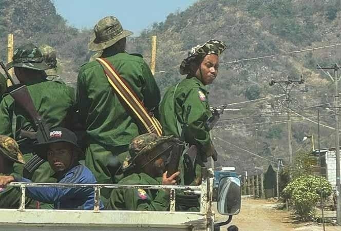 PNO PNA militiamen