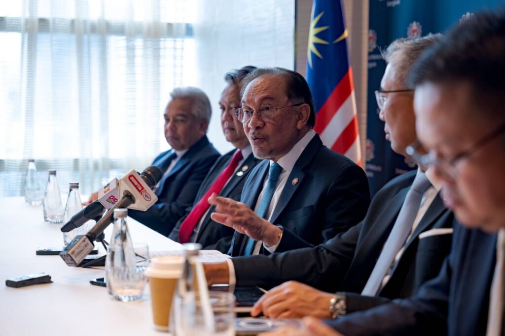 Center, Anwar Ibrahim, PM of Malaysia