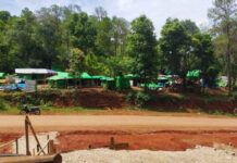 Displaced Families Build Makeshift School Amid Dire Shortages on Shan–Karenni Border Temporary shelter