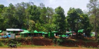 Displaced Families Build Makeshift School Amid Dire Shortages on Shan–Karenni Border Temporary shelter