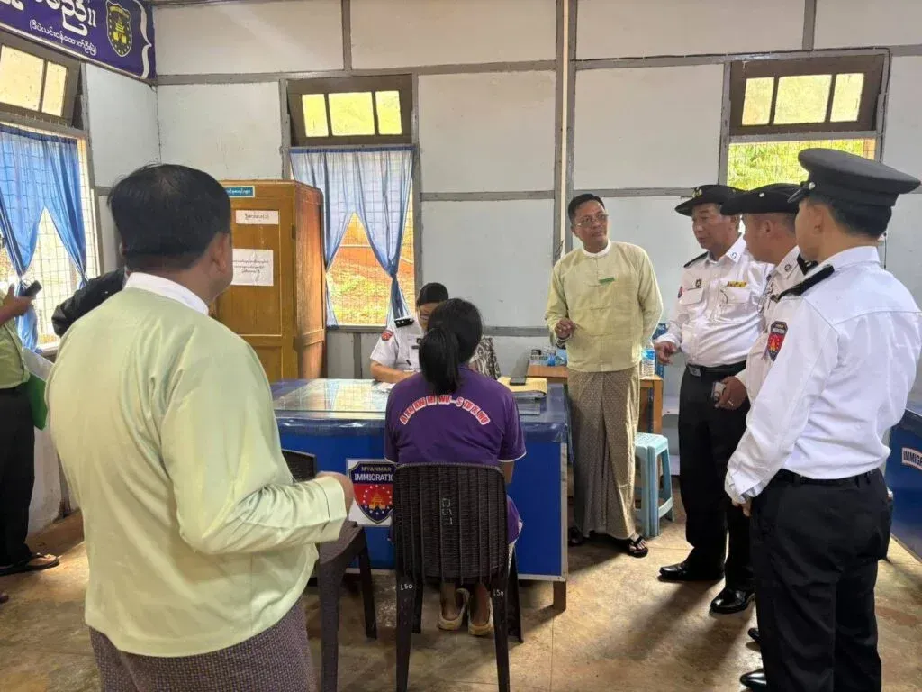 Immigration and GAD officers in Lashio