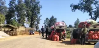 Junta Blockade Halts Goods Flow in Central Shan State Military checkpoint between Namlan and Mong Kung