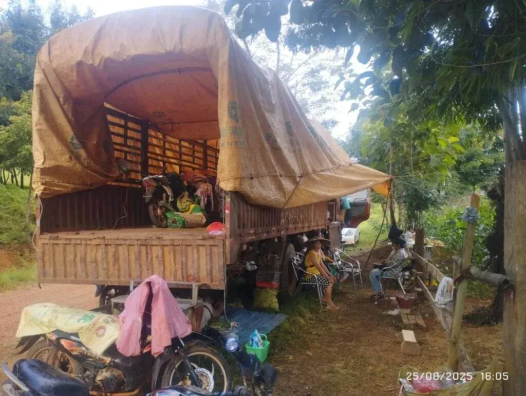 IDPs flee their homes to escape the violence of war