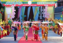 SHAN NEW YEAR 2120: Shan unity and TNLA overtures Shan women in traditional dress warmly greet the crowd in Mong La during the 2120 Shan New Year celebration