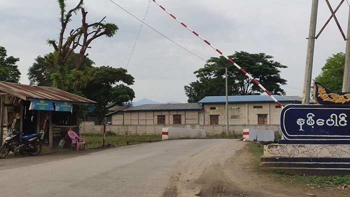 Check point at Nam Pawng Check point at Nam Pawng