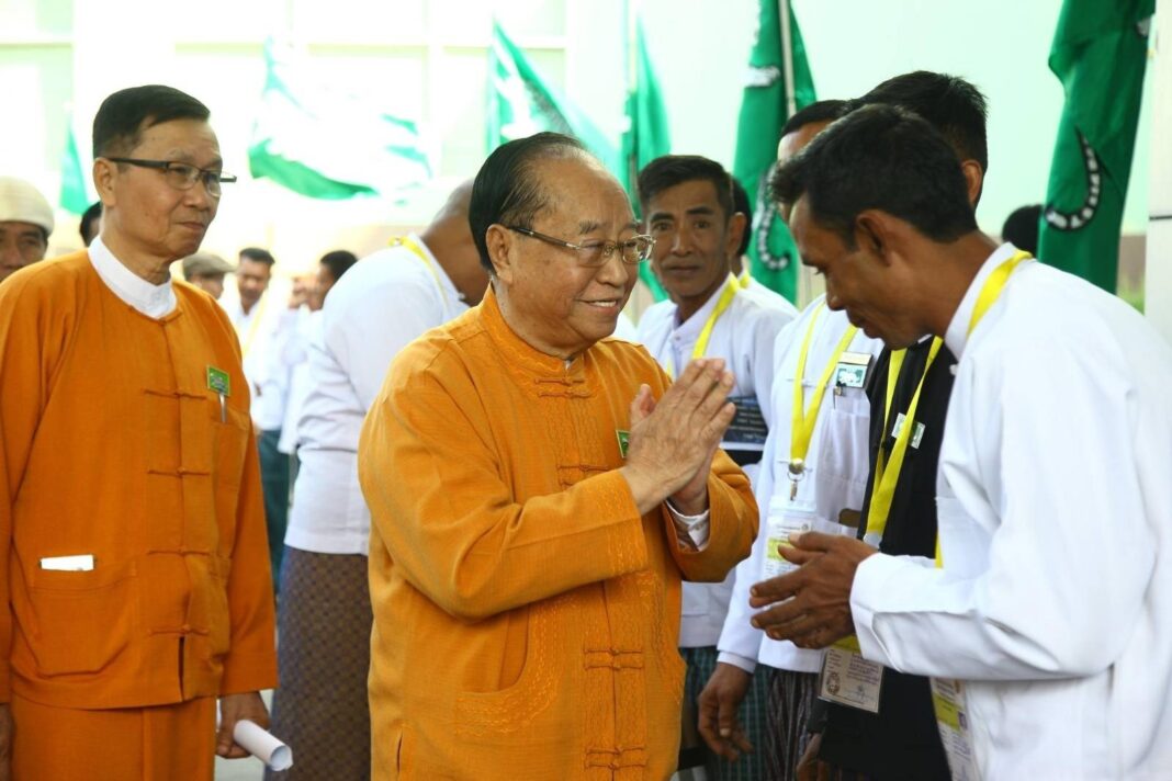 Sai Aik Pao (center), chairman of the SNDP Sai Aik Pao (center), chairman of the SNDP
