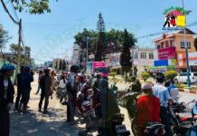 Fuel Crisis Deepens in Shan State, Threatening Farmers and Livelihoods People line up at a petrol station amid fuel shortages