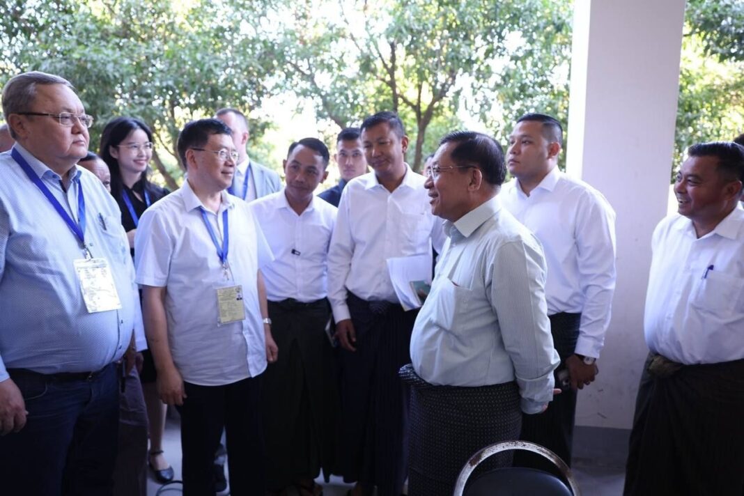 Senior General Min Aung Hlaing meets foreign delegates