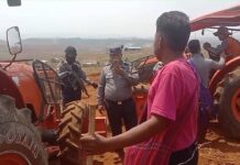 12 Arrested in Hopong Township After Protesting Land Seizures Civilians confront authorities during a land protest in Hopong