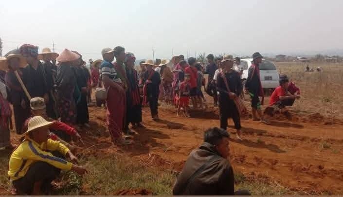 Villagers affected by land confiscations gather in Hopong Township, southern Shan State, to protest the seizure of their land and homes (Photo Supplied)
