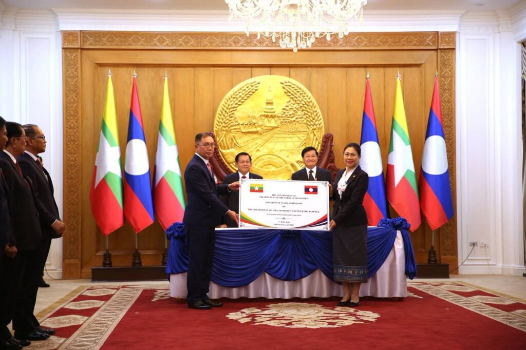 President Thongloun Sisoulith welcomes Myanmar junta chief Min Aung Hlaing during his visit to Laos Photo Vientiane Times