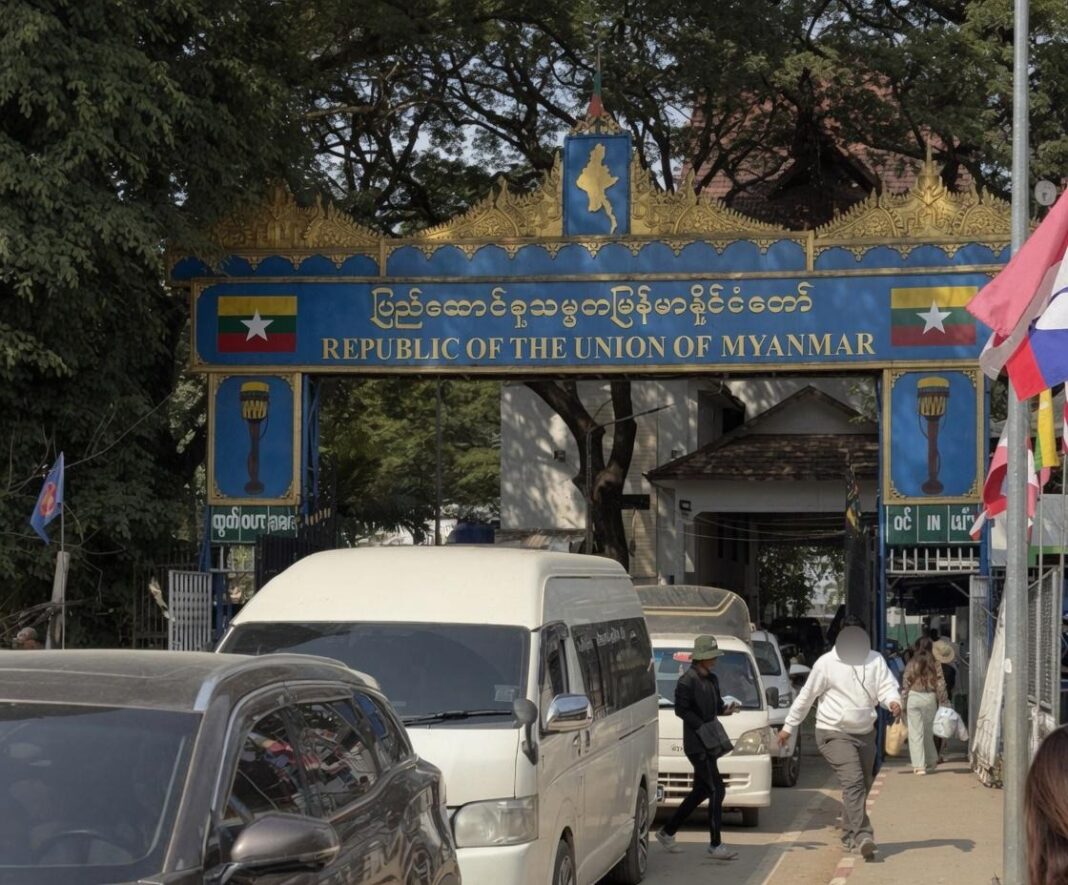 The Tachileik–Mae Sai border crossing between Myanmar and Thailand The Tachileik–Mae Sai border crossing between Myanmar and Thailand