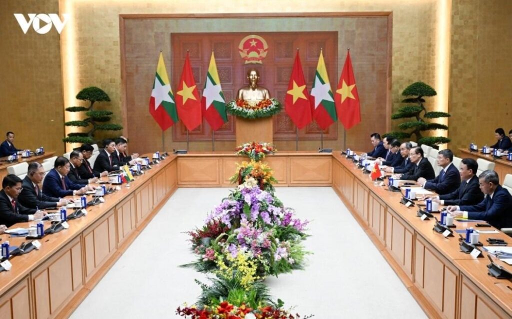 Vietnamese Prime Minister Le Minh Hung’s delegation meets with Myanmar military regime leader Min Aung Hlaing’s team